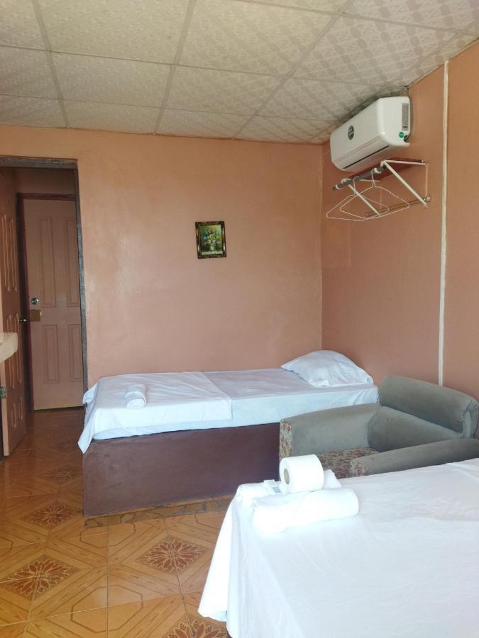 Ofiuras Hostal Colon Extérieur photo