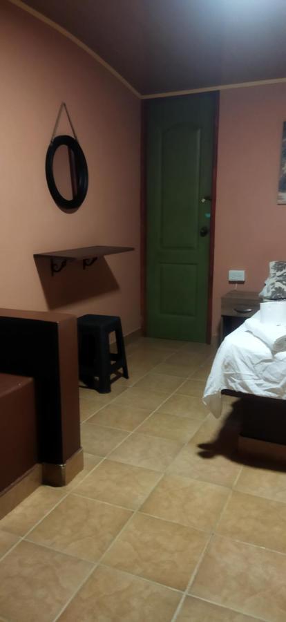 Ofiuras Hostal Colon Extérieur photo